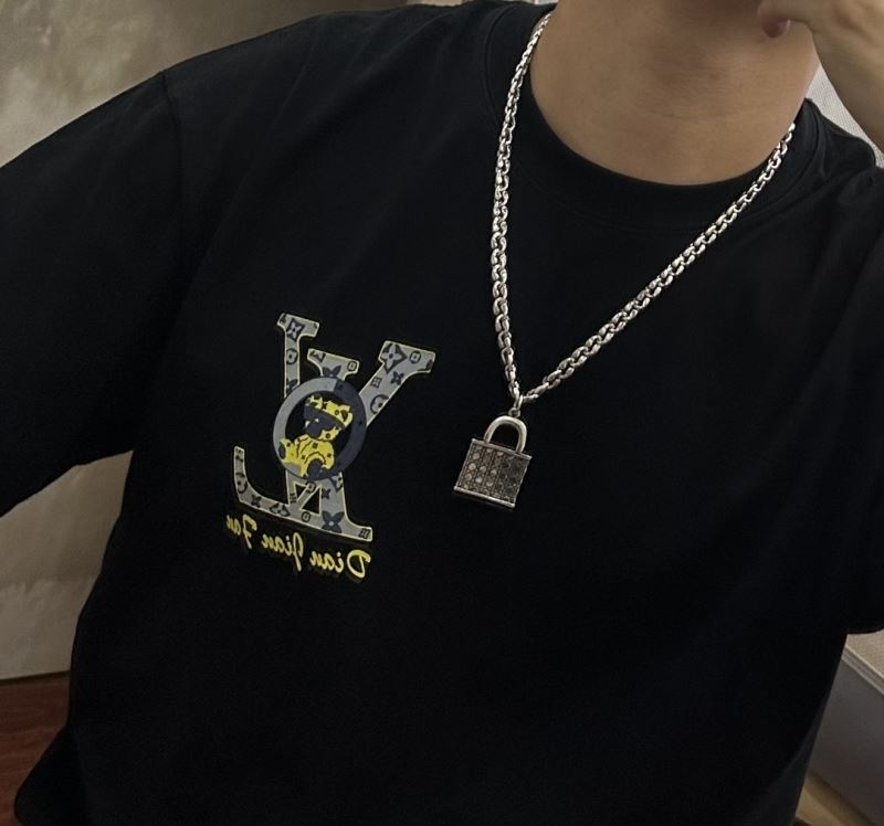 chr1st1an D10r necklaces